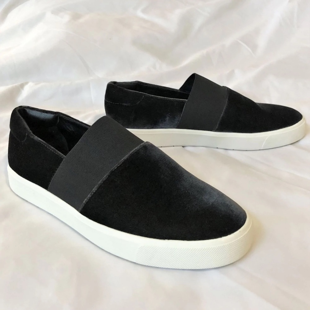 vince corbin slip-on sneakers in black crushed velvet